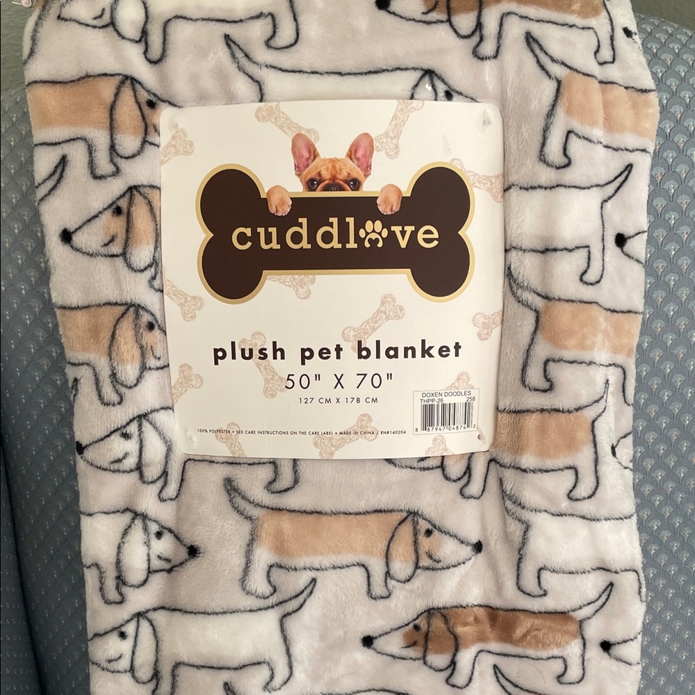 Cuddlove Dachshund Print Plush throw blanket Blanket